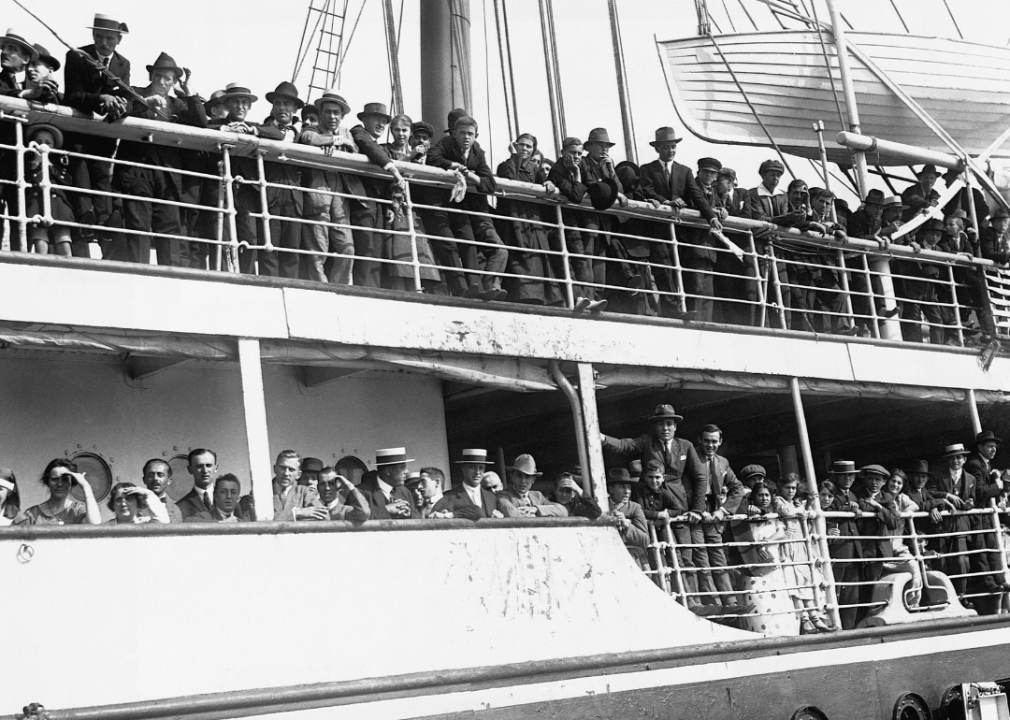 1921, 1924: The Immigrant Acts of 1921 and 1924 ban Eastern European Jews and other immigrant groups from entering the US